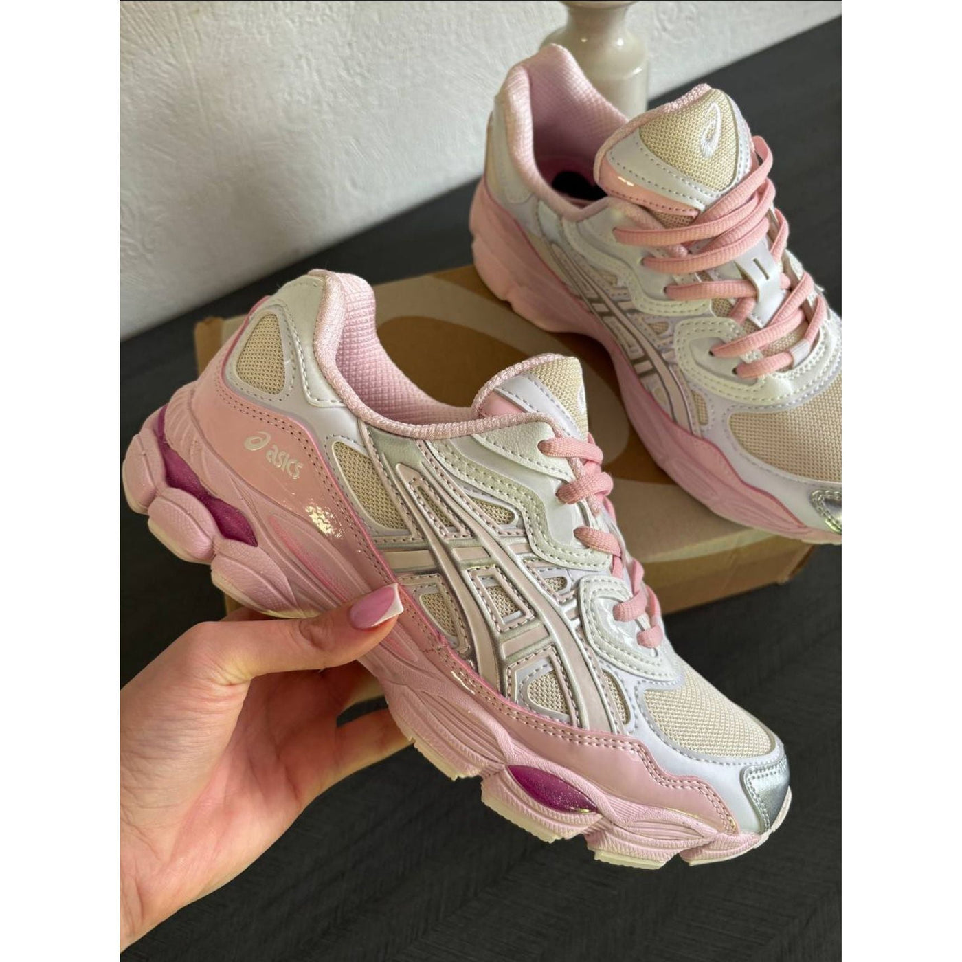 ASICS GEL PINK CREAM LIMITED EDITION