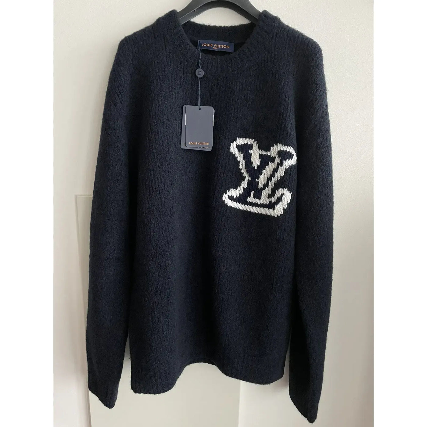 LV SWEATER BLACK